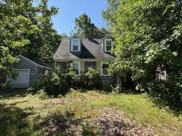 203 Willow St, Stoughton, MA 02072