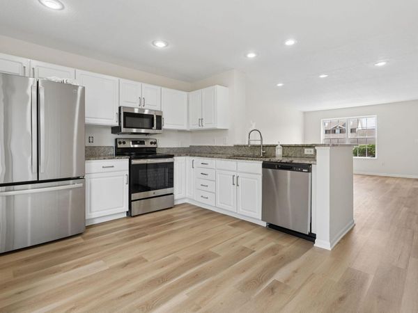 1079 Shady Lake Drive , Columbus, OH 43228