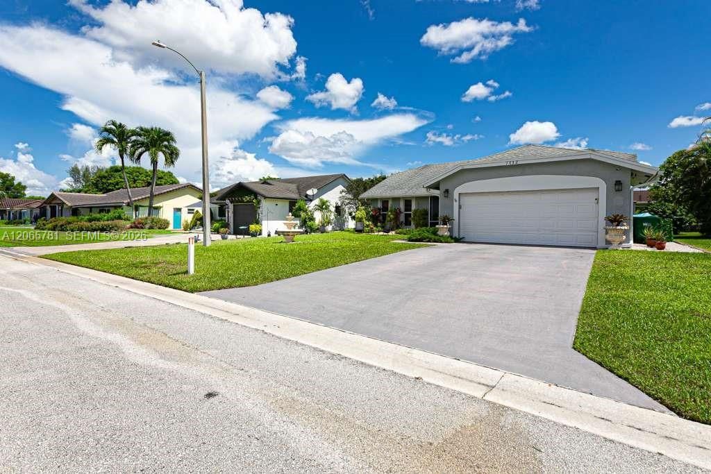 7112 NW 107th Ave, Tamarac, FL 33321 Photo