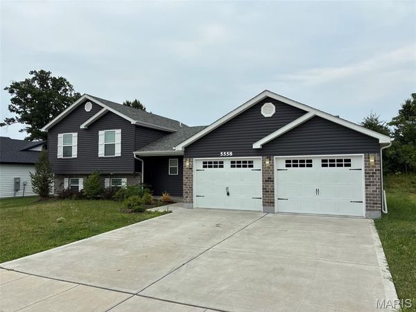 5558 Autumn Trace Parkway , Wentzville, MO 63385