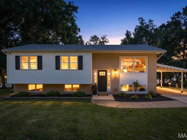 8560 W Shore Drive, Hillsboro, MO 63050