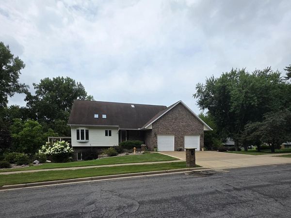 417 Larkspur LANE E, Onalaska, WI 54650