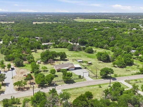 892 Highland Circle, Springtown, TX 76082