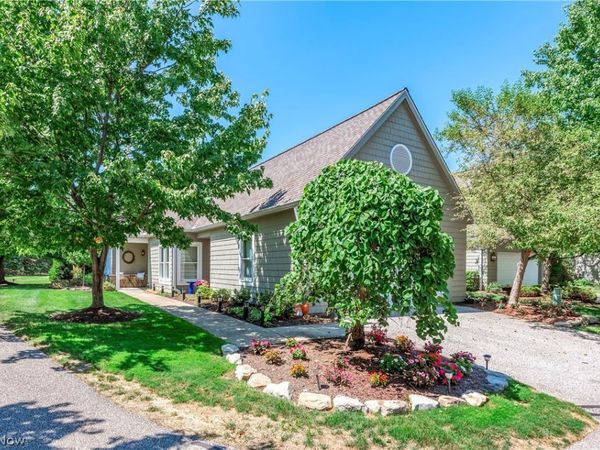 44 Haskell Drive , Bratenahl, OH 44108
