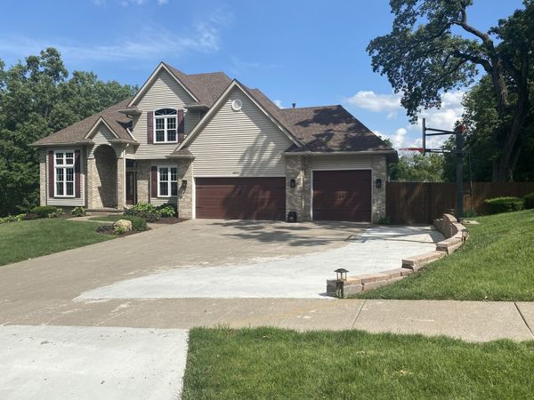 6809 RIDGES Court , Bettendorf, IA 52722
