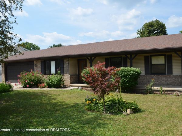 113 Chanticleer Trail, Lansing, MI 48917