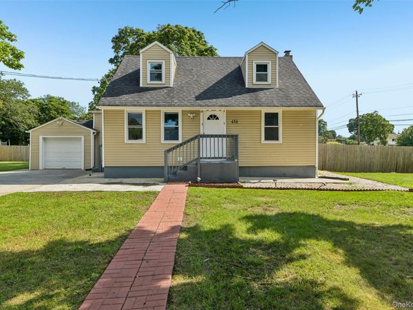 416 Arizona Avenue , Bay Shore, NY 11706