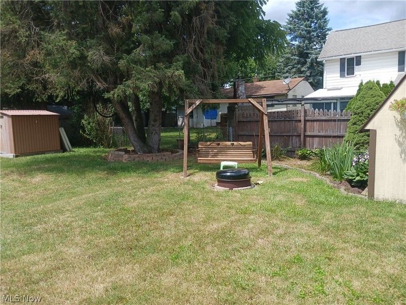 2429 22nd Street NE, Canton, OH 44705 Photo 4