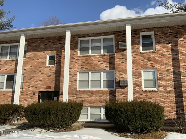 11-21 Ashdown Road, Unit 21D, Ballston Lake, NY 12019