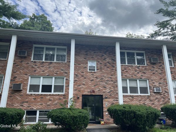 11-21 Ashdown Road, Unit 21D, Ballston Lake, NY 12019