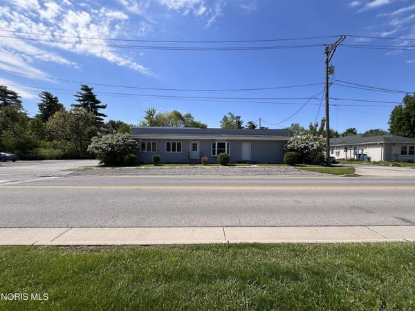 905 Farnsworth Road , Waterville, OH 43566