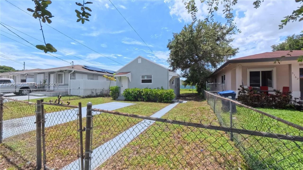 3156 NW 55th St , Miami, FL 33142 Photo