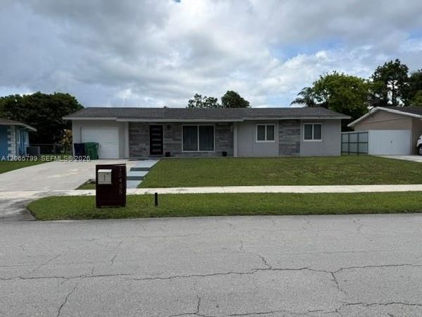 15435 SW 108th Ct, Miami, FL 33157