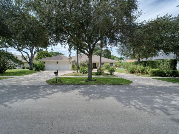 2908 Banyan Blvd Circle NW, Boca Raton, FL 33431