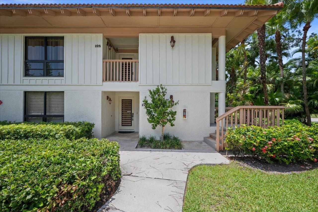 221 Brackenwood Terrace, Palm Beach Gardens, FL 33418 Photo