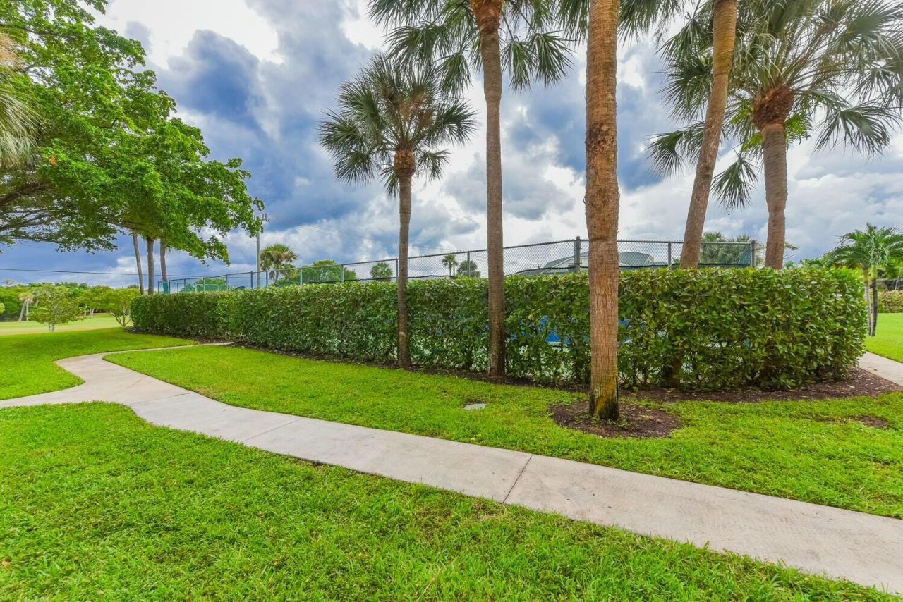 353 S Us Hwy 1, Unit B306, Jupiter, FL 33477 Photo