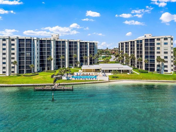 19800 N SANDPOINTE BAY N Drive N, Unit 201, Tequesta, FL 33469