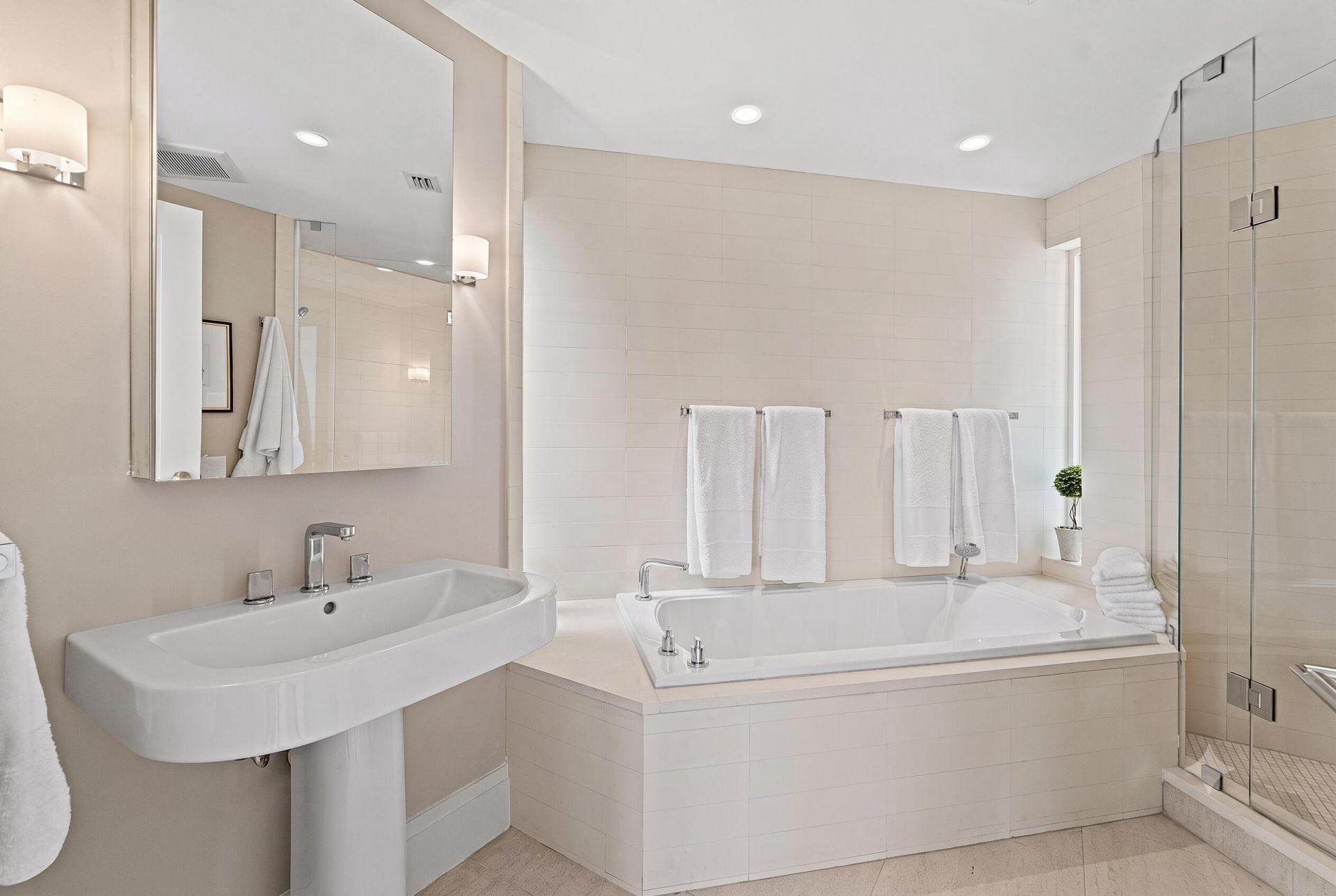 300 SE 5th Avenue, Unit 4140, Boca Raton, FL 33432 Photo