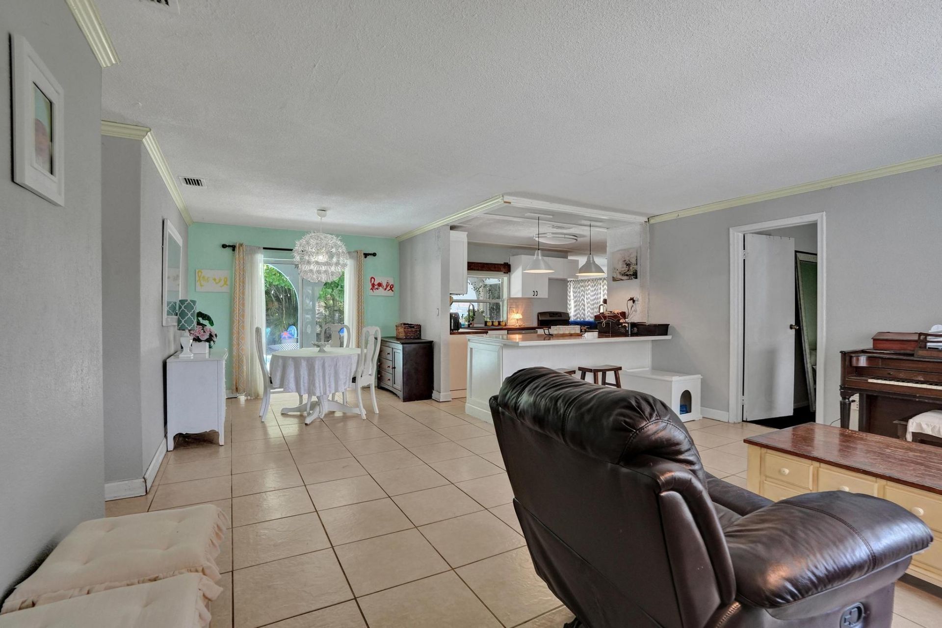 2161 NW 84th Way, Sunrise, FL 33322 Photo