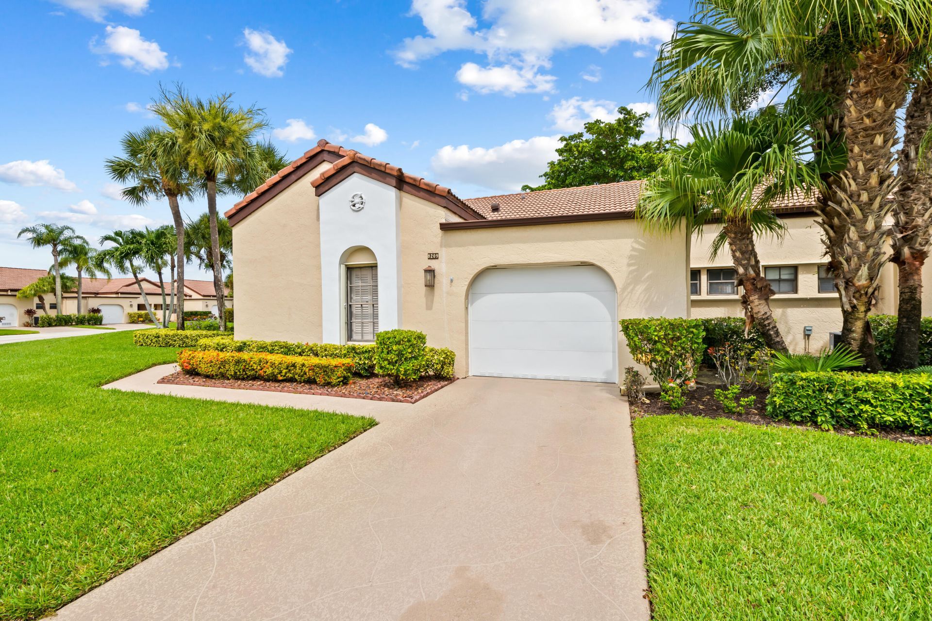 8209 Waterline Drive, Boynton Beach, FL 33472 Photo