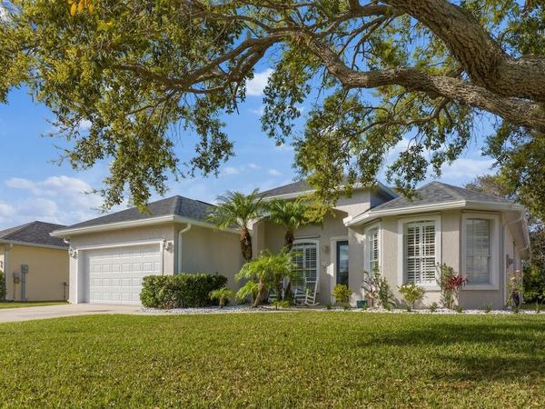 5765 W 1ST Square SW, Vero Beach, FL 32968
