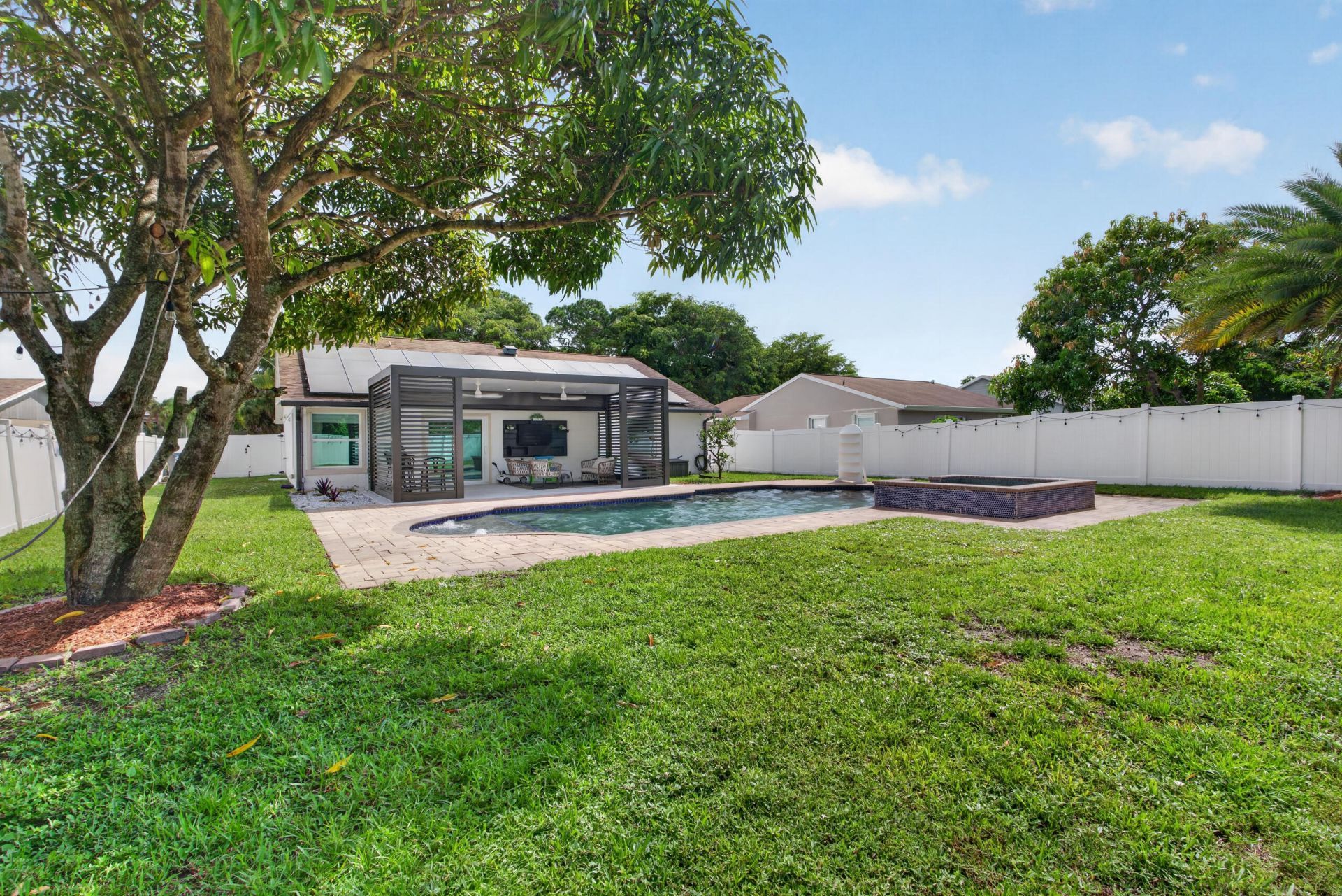 4858 Classic Drive, West Palm Beach, FL 33417 Photo