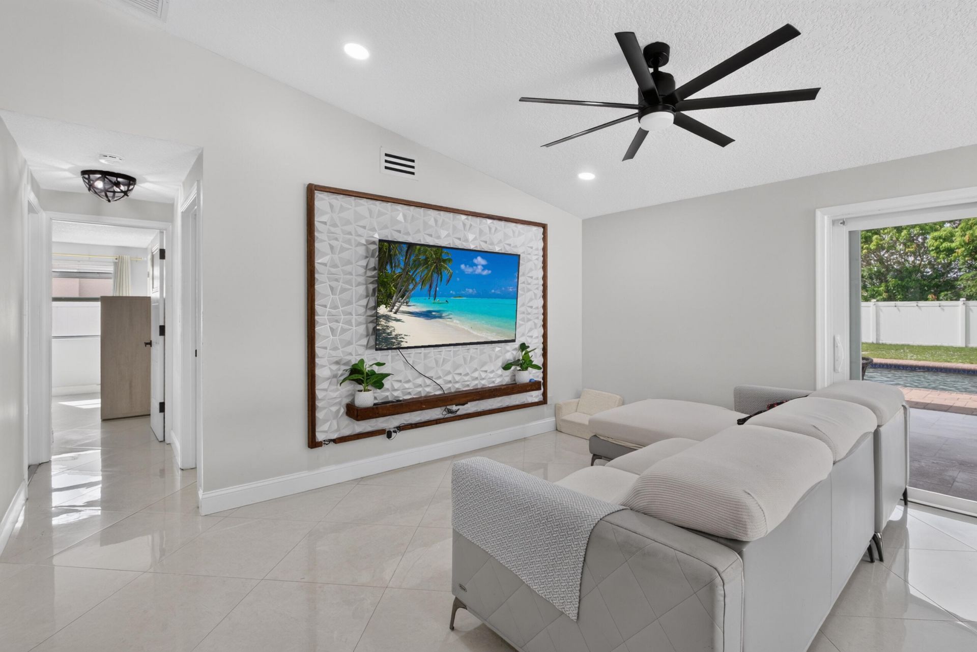 4858 Classic Drive, West Palm Beach, FL 33417 Photo