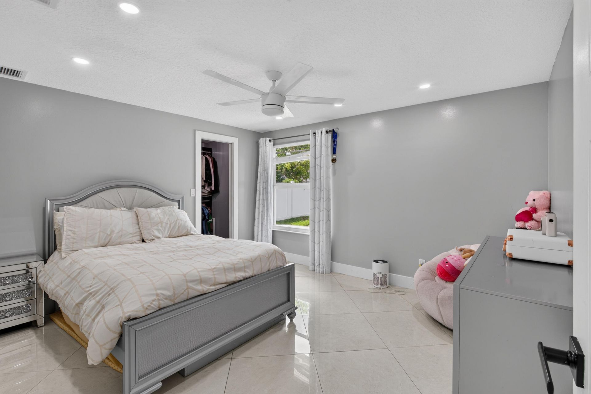 4858 Classic Drive, West Palm Beach, FL 33417 Photo