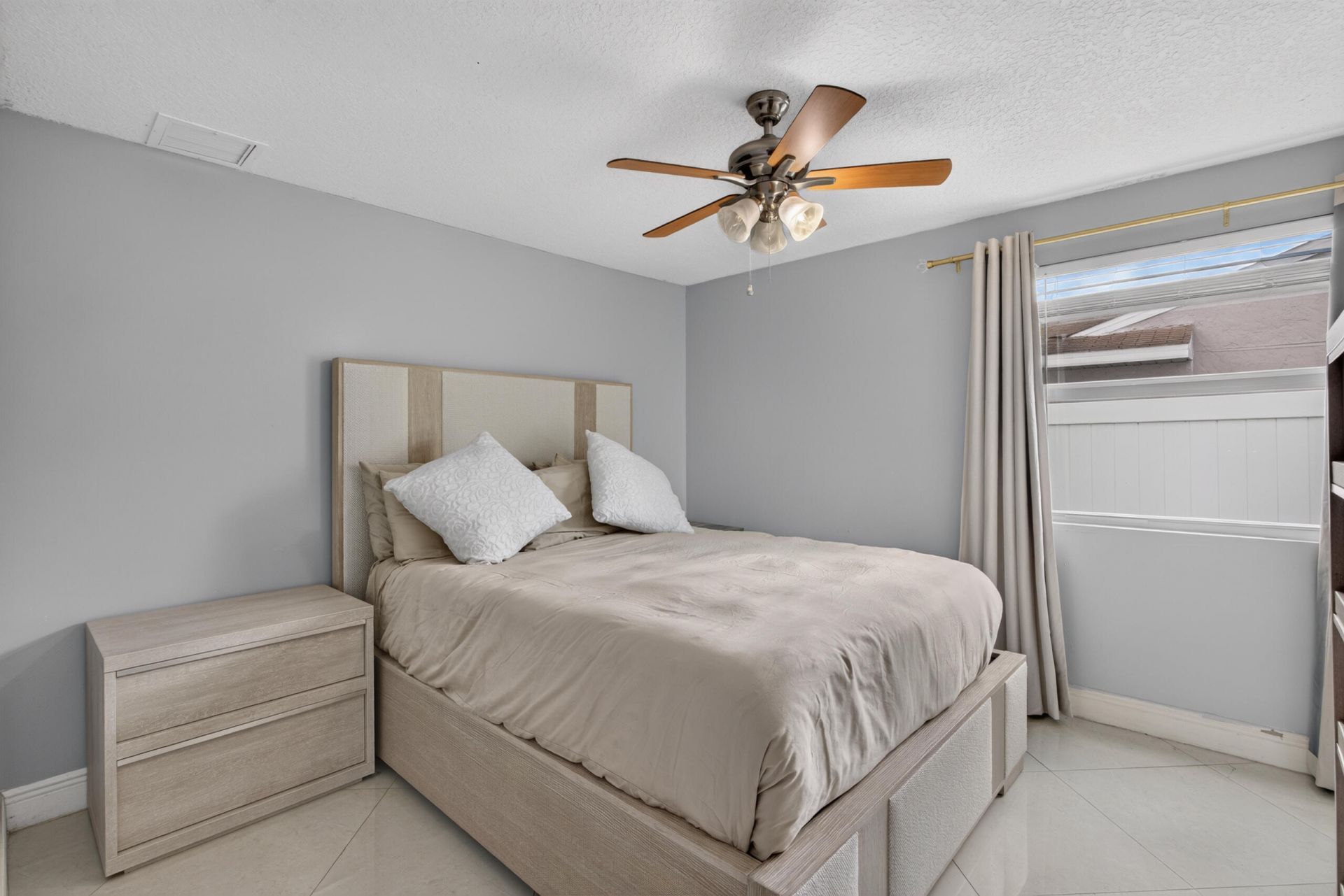 4858 Classic Drive, West Palm Beach, FL 33417 Photo