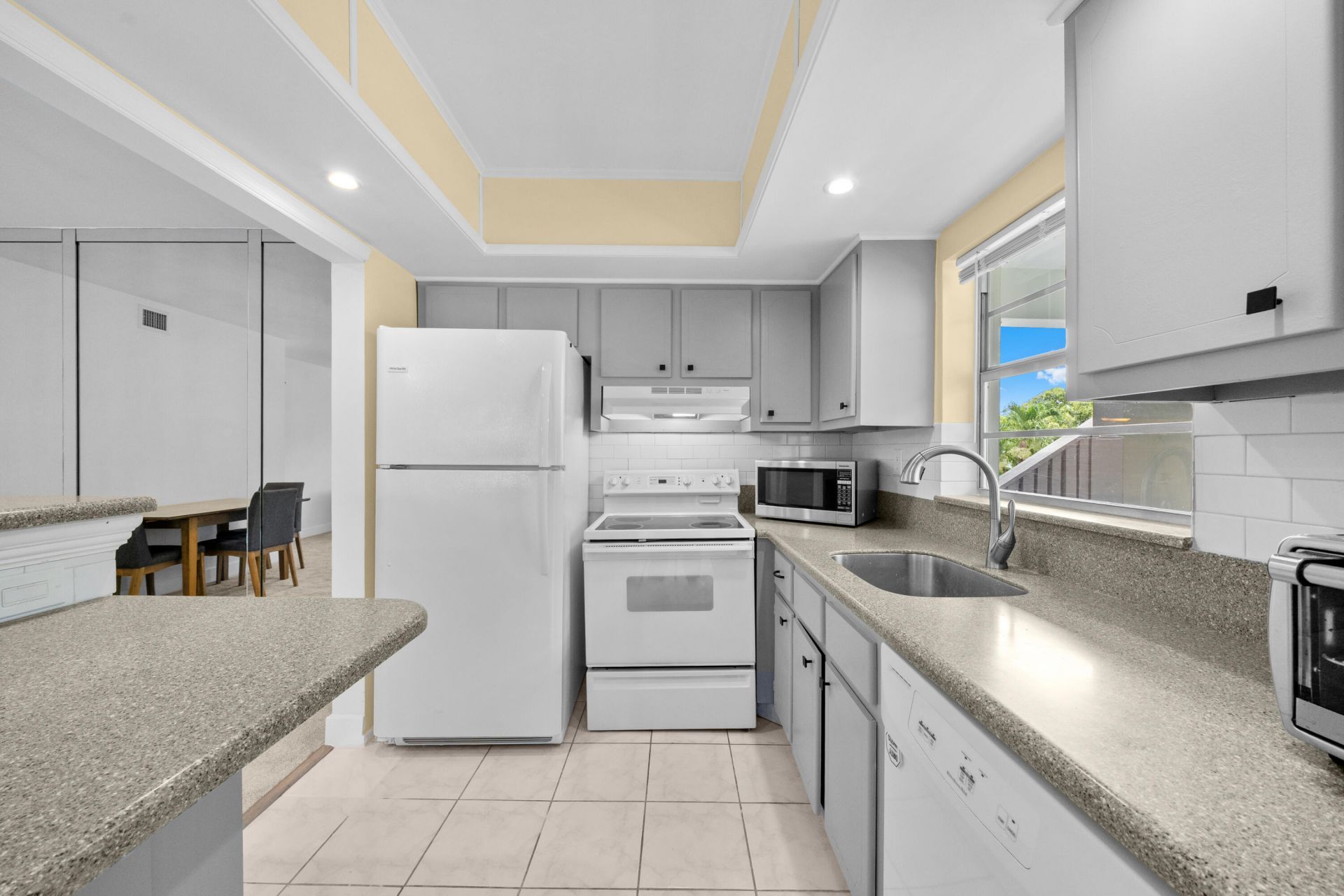 651 Pine Drive, Unit 201, Pompano Beach, FL 33060 Photo