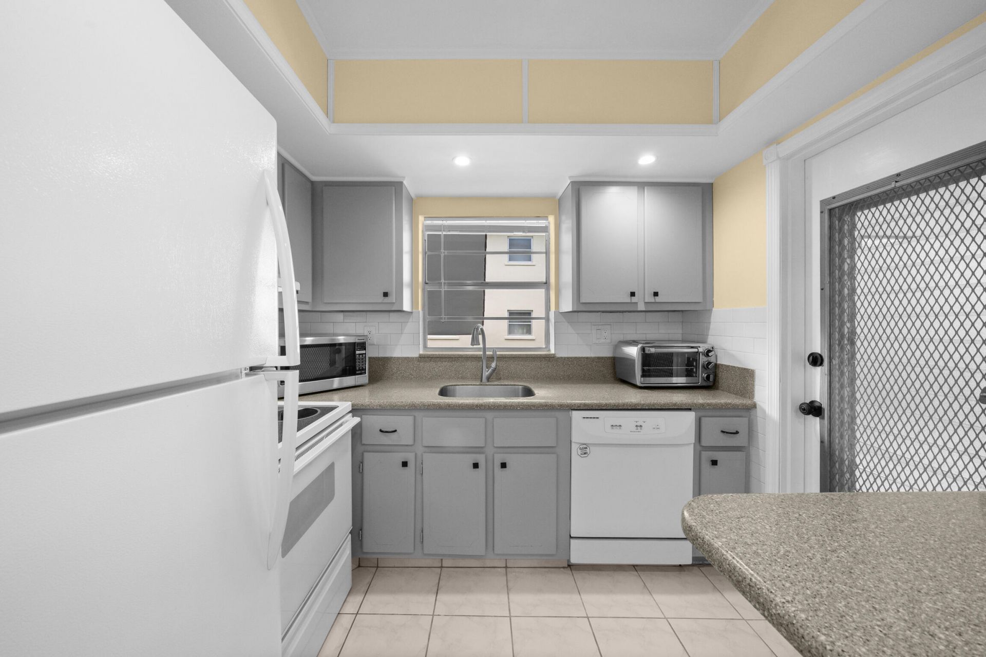 651 Pine Drive, Unit 201, Pompano Beach, FL 33060 Photo