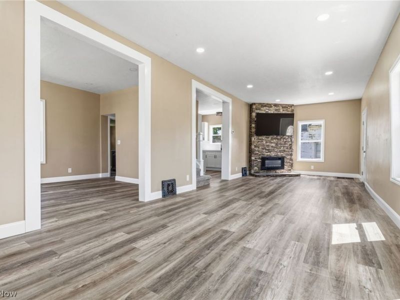 355 W High Street, Alliance, OH 44601 Photo 12