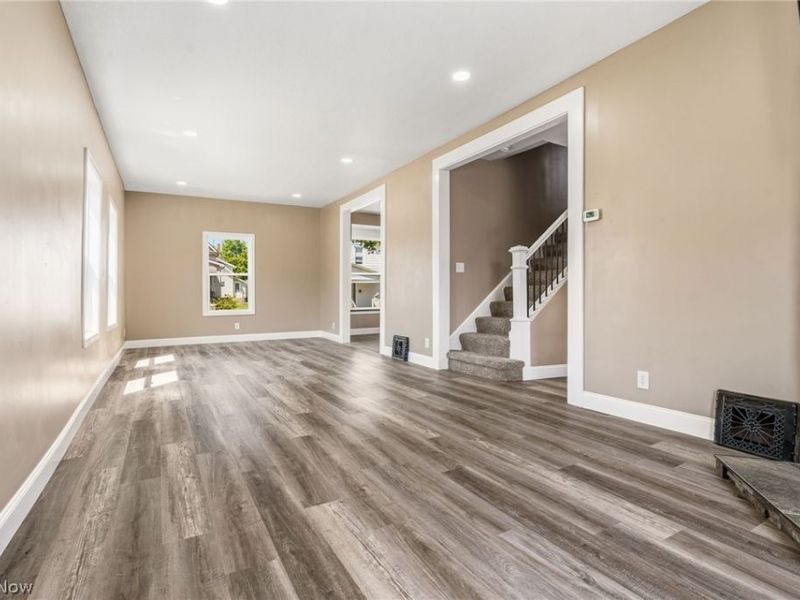 355 W High Street, Alliance, OH 44601 Photo 14