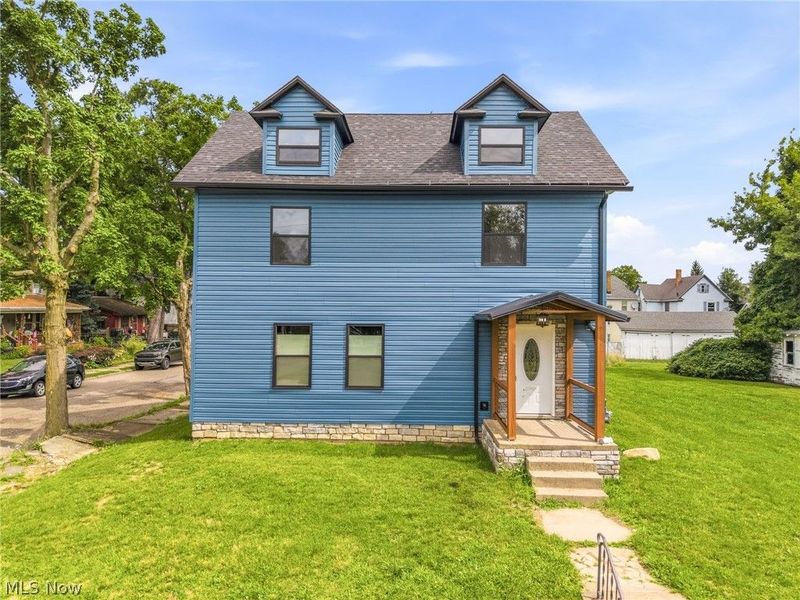 355 W High Street, Alliance, OH 44601 Photo 2