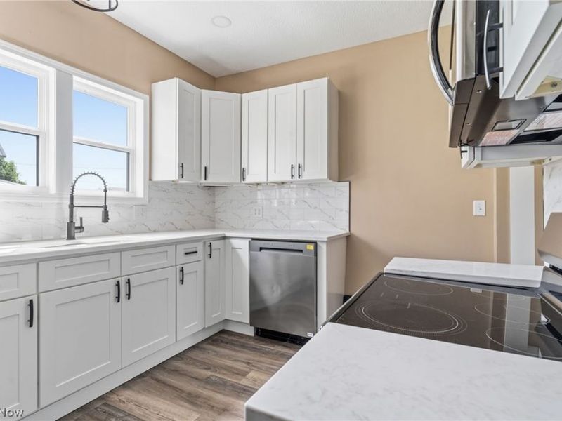 355 W High Street, Alliance, OH 44601 Photo 8