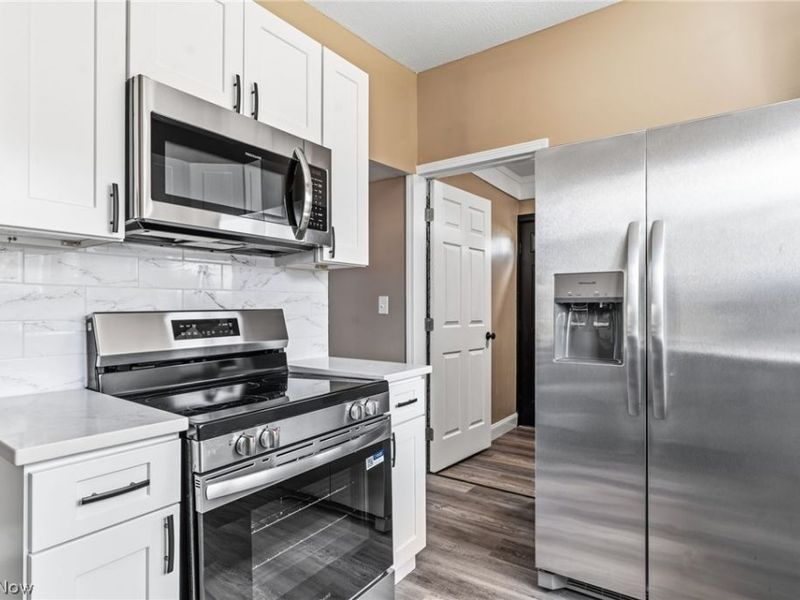 355 W High Street, Alliance, OH 44601 Photo 9