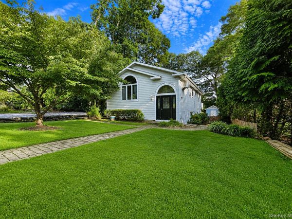 94 Newton Boulevard, Ronkonkoma, NY 11779