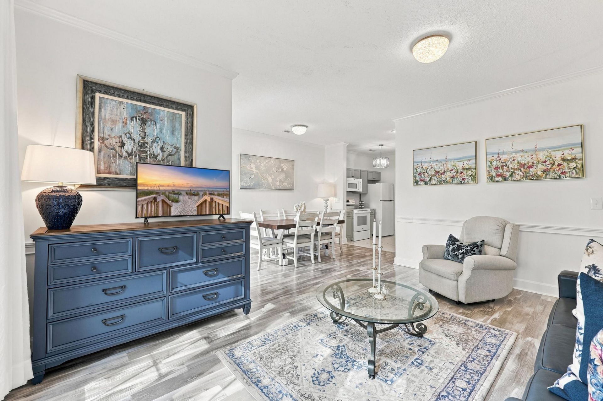 687 Riverwalk Dr. Photo 4