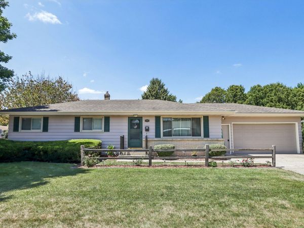 1005 Sumac Dr, Janesville, WI 53545