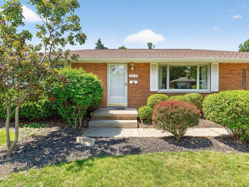 108 Pleasant Drive , Bellefontaine, OH 43311 Photo 3