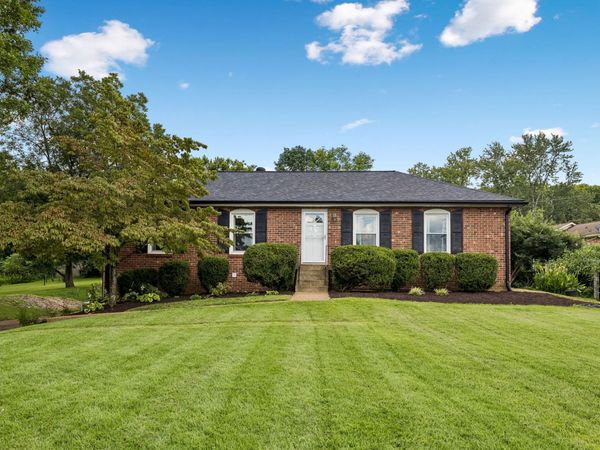 569 McMurray Dr, Nashville, TN 37211