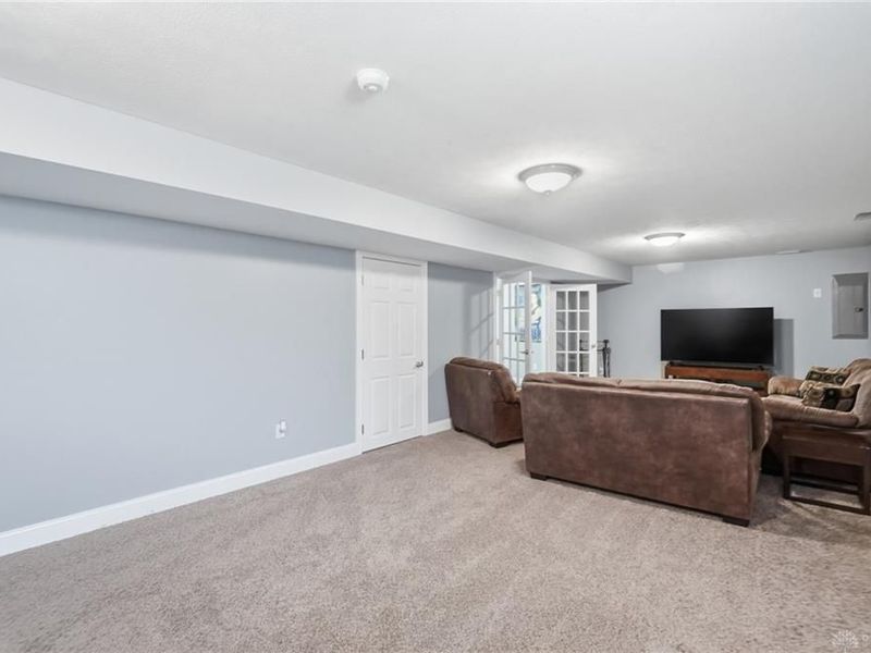 819 Flanders Avenue, Brookville, OH 45309 Photo 54
