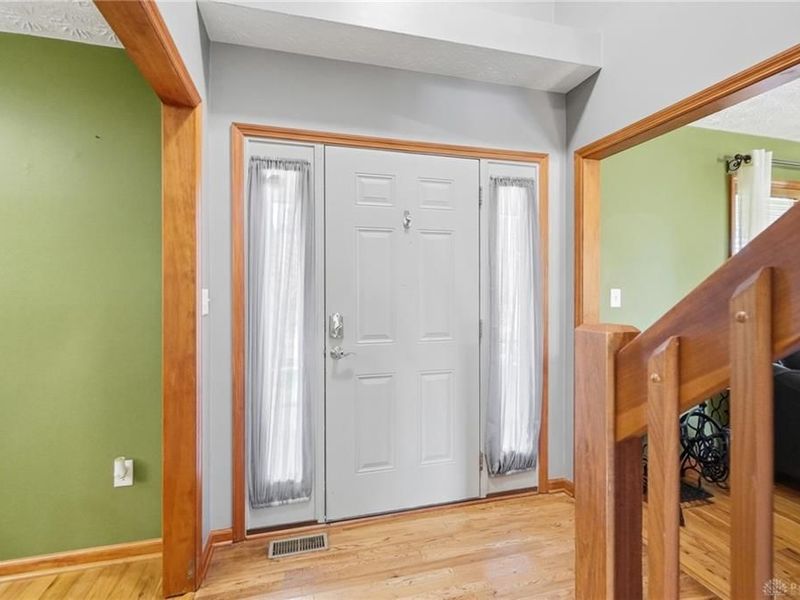 819 Flanders Avenue, Brookville, OH 45309 Photo 9