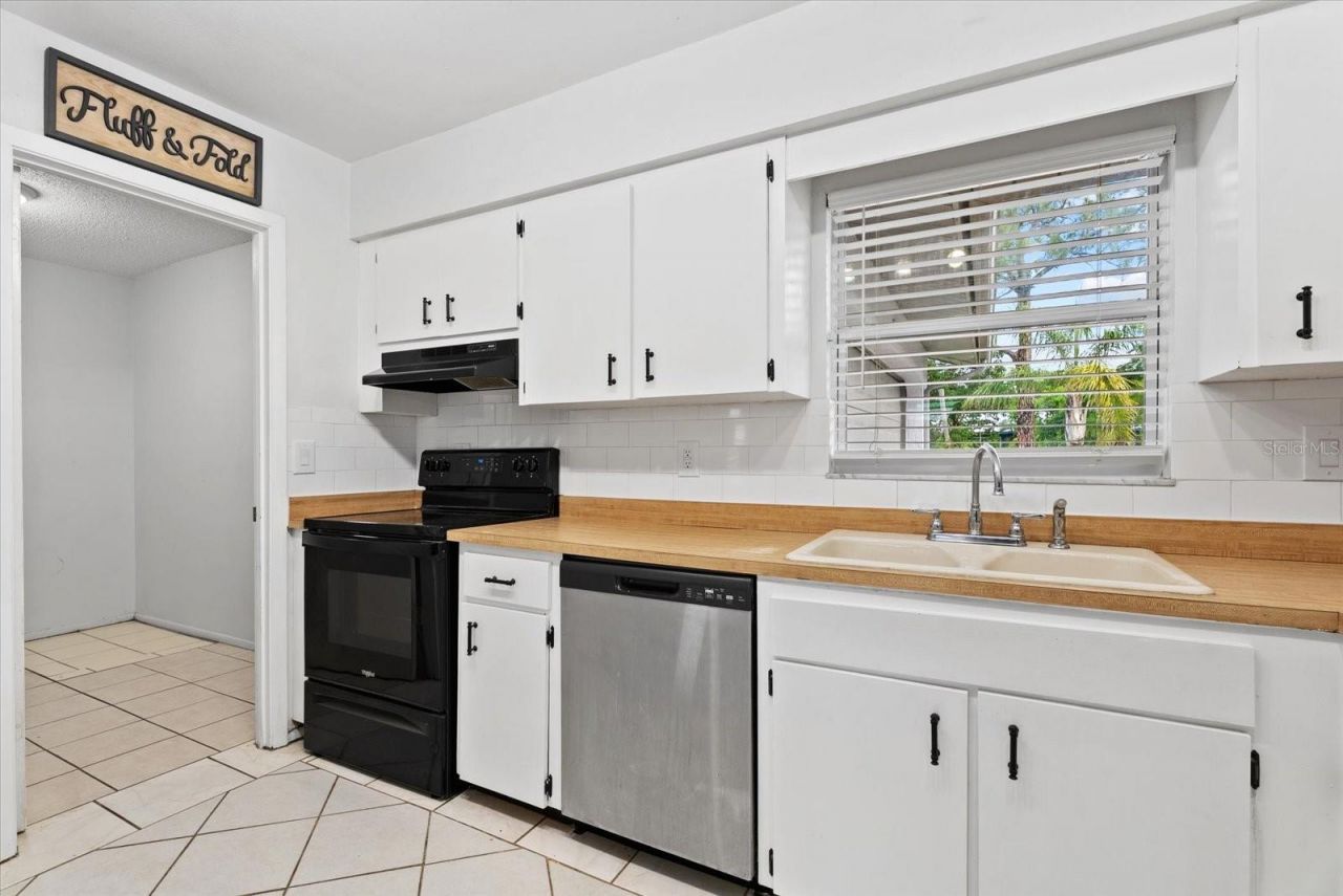 519 64th Avenue Drive E, Bradenton, FL 34203 Photo