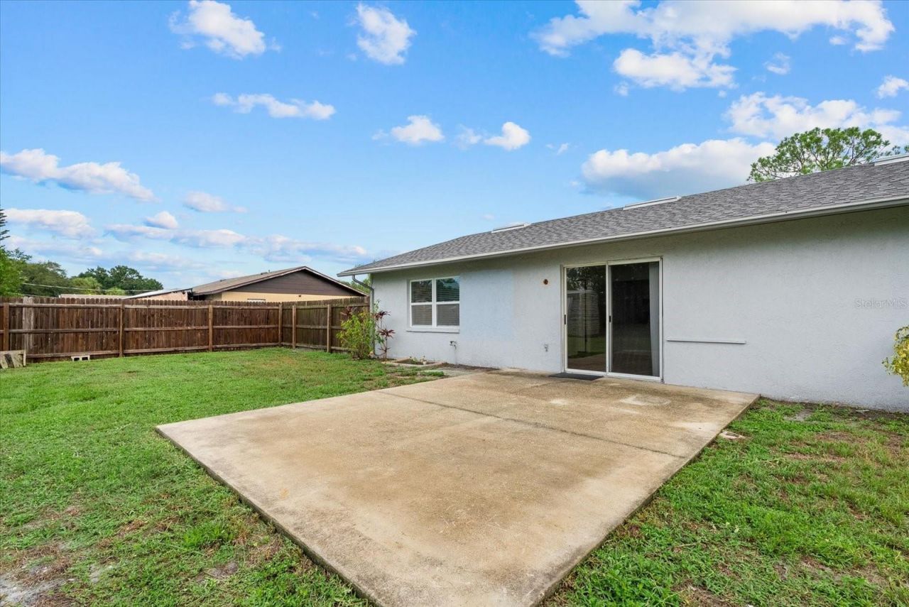 519 64th Avenue Drive E, Bradenton, FL 34203 Photo