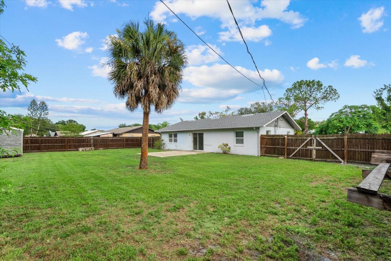 519 64th Avenue Drive E, Bradenton, FL 34203 Photo