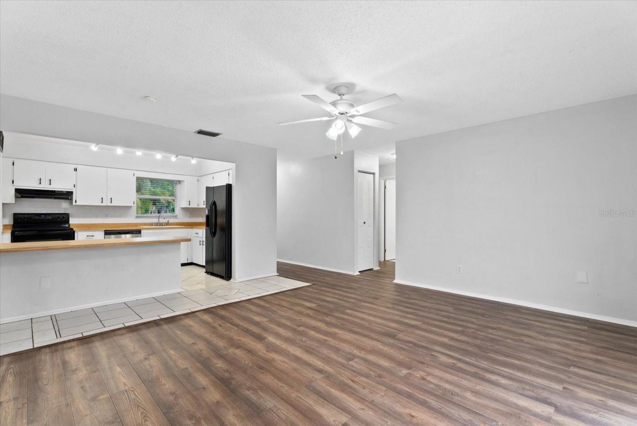 519 64th Avenue Drive E, Bradenton, FL 34203 Photo