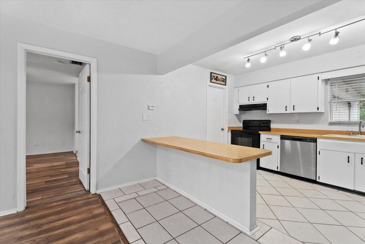 519 64th Avenue Drive E, Bradenton, FL 34203 Photo