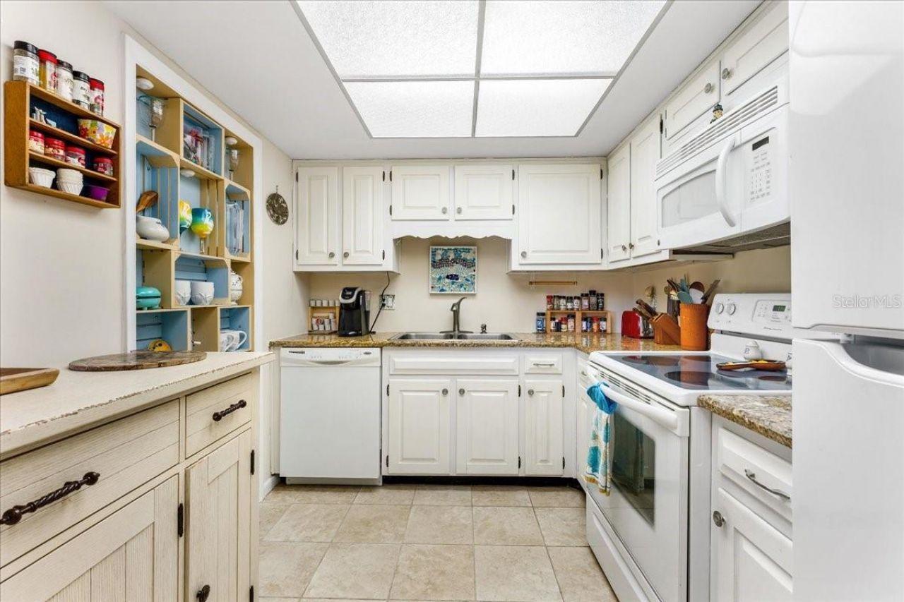 5020 Brittany Drive S, Unit 118, Saint Petersburg, FL 33715 Photo
