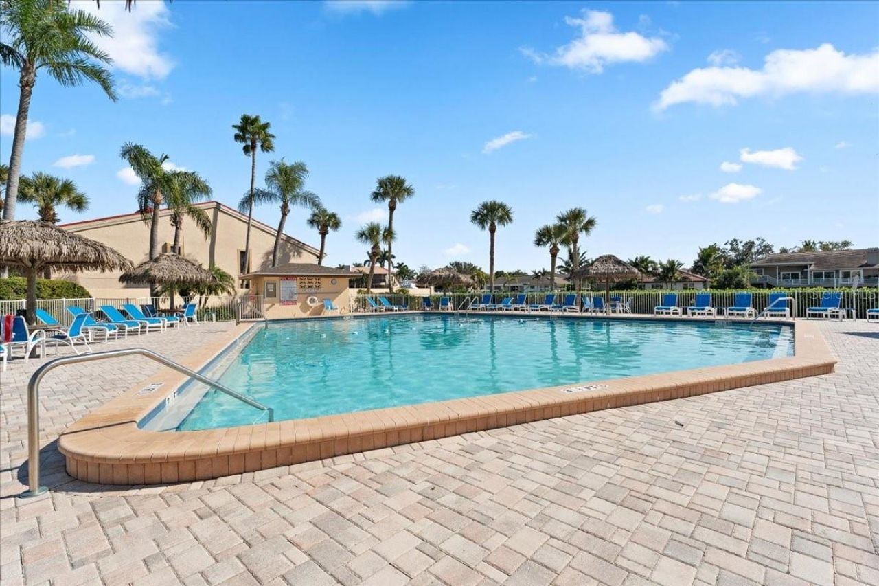 5020 Brittany Drive S, Unit 118, Saint Petersburg, FL 33715 Photo